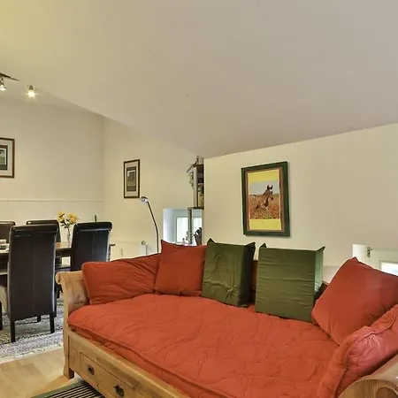 Manor House 16 Tatil Evi Blengow